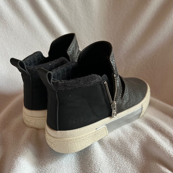 Blowfish Malibu Women's Black Lizard Print Walkabout Sneaker Bootie, Sz 8.5 NWOB - Picture 7 of 12